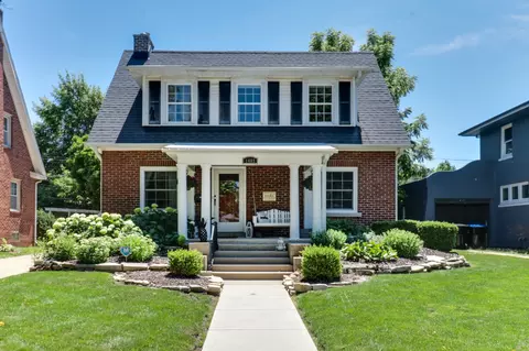 1403 E Oakland Ave, Bloomington, IL 61704