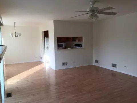 4675 N Sapphire Dr, Hoffman Estates, IL 60192 photo 7