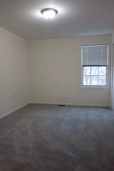 4675 N Sapphire Dr, Hoffman Estates, IL 60192 photo 11