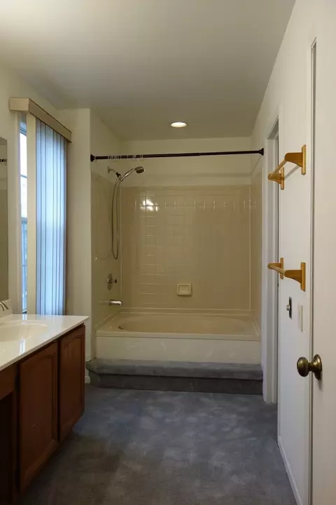 4675 N Sapphire Dr, Hoffman Estates, IL 60192 photo 14