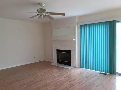 4675 N Sapphire Dr, Hoffman Estates, IL 60192 photo 6
