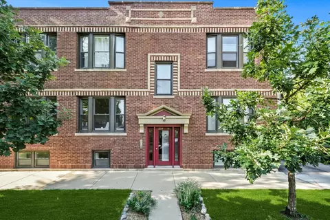 2918 W Berteau Ave #1, Chicago, IL 60618