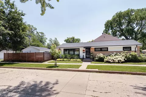 3557 Crain St, Skokie, IL 60076