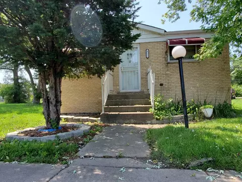 4111 W 135th St, Robbins, IL 60472