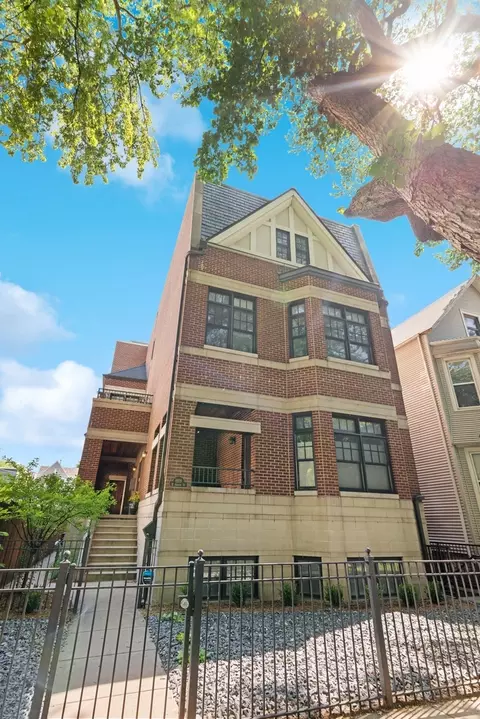1919 W Addison St #3F, Chicago, IL 60613
