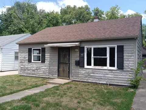 114 Crystal Lake Dr, Urbana, IL 61801