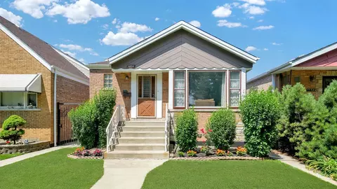 6824 S Komensky Ave, Chicago, IL 60629