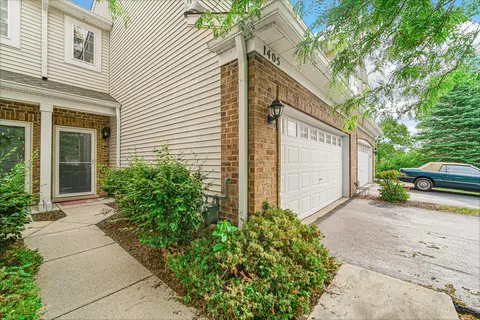 1405 Millbrook Dr, Algonquin, IL 60102 photo 2