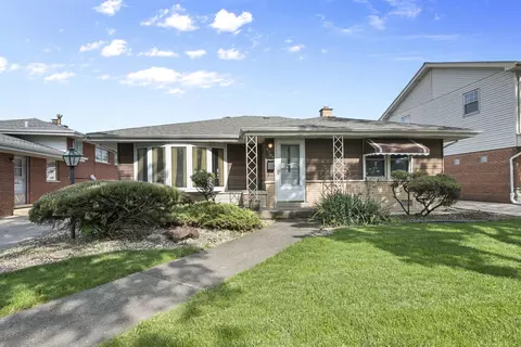 9205 Menard Ave, Oak Lawn, IL 60453