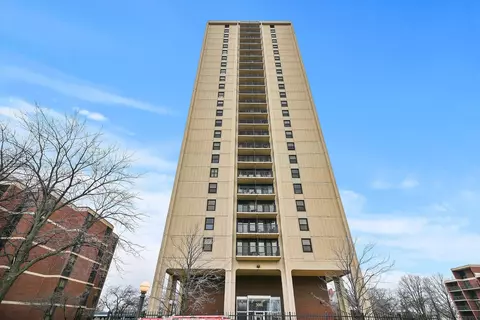 3001 S Michigan Ave #2404, Chicago, IL 60616