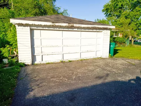 301 Crescent Dr, Wheeling, IL 60090 photo 9