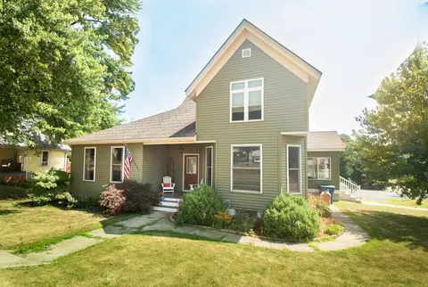 822 S Galena Ave, Dixon, IL 61021