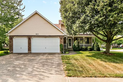 803 Stanley Ct, Sycamore, IL 60178