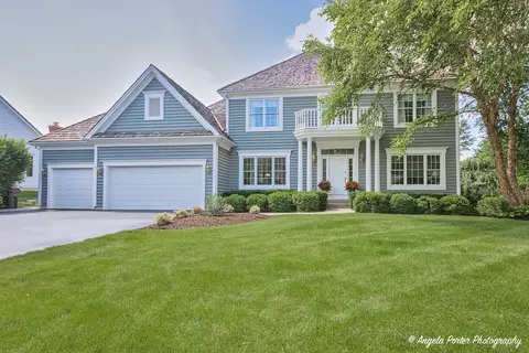 471 White Oaks Dr, Cary, IL 60013