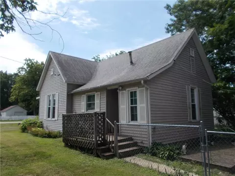 602 Broadway Ave, Windsor, IL 61957 photo 2