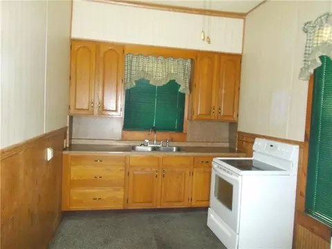 602 Broadway Ave, Windsor, IL 61957 photo 3