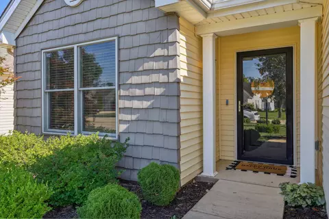 702 Corey Ln, Champaign, IL 61822 photo 3