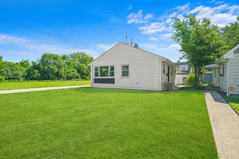 16113 Wolcott Ave, Markham, IL 60428 photo 3