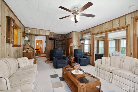 306 E 1st St, East Dundee, IL 60118 photo 13