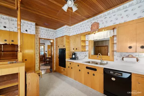 306 E 1st St, East Dundee, IL 60118 photo 8