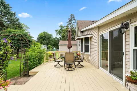 306 E 1st St, East Dundee, IL 60118 photo 25
