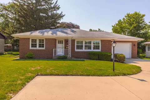1311 Towanda Ave, Bloomington, IL 61701