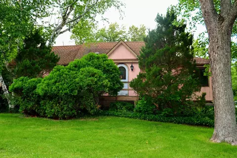 470 Brookside Rd, North Barrington, IL 60010