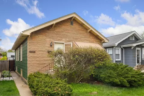 5546 W Warwick Ave, Chicago, IL 60641