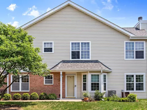 1408 Georgetown Dr #1408, Batavia, IL 60510
