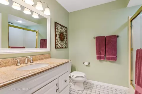 914 Forest Dr, Elgin, IL 60123 photo 13