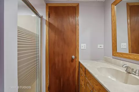 914 Forest Dr, Elgin, IL 60123 photo 19
