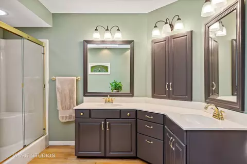 914 Forest Dr, Elgin, IL 60123 photo 9