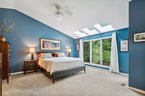 914 Forest Dr, Elgin, IL 60123 photo 8