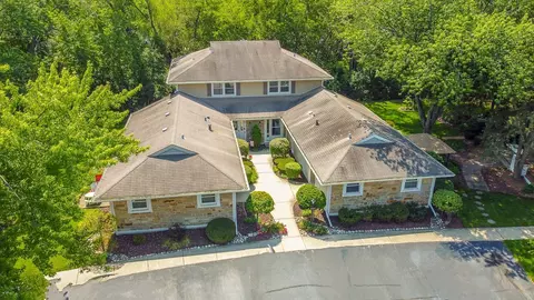 5333 Creekside Dr #C, Oak Forest, IL 60452