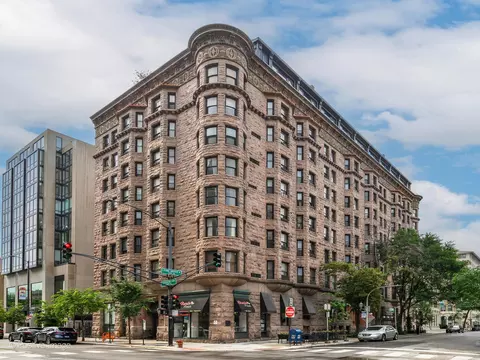 2800 N Pine Grove Ave #4E, Chicago, IL 60657