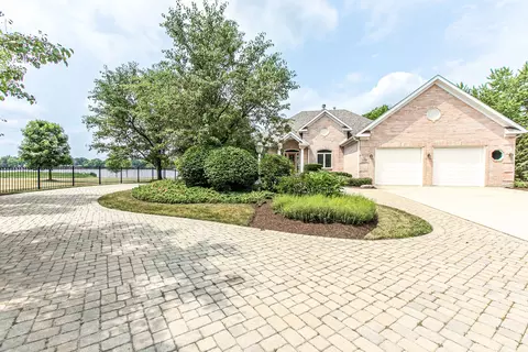 1232 Bowles Rd, Antioch, IL 60002