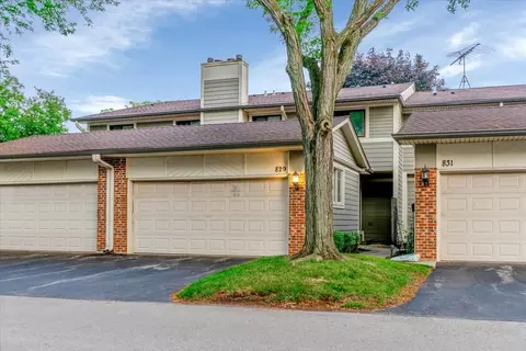 829 Swallow St, Deerfield, IL 60015