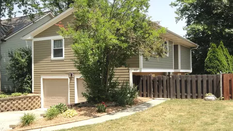 4107 N Lincoln St, Westmont, IL 60559