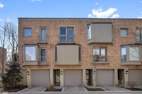123 Frank Lloyd Wright Ln, Oak Park, IL 60302