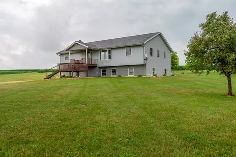 11463 W Il Rt 64, Polo, IL 61064