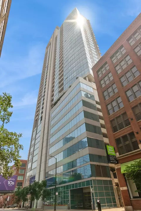 303 W Ohio St #2907, Chicago, IL 60654