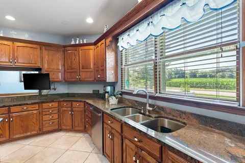 2 Woodside Ave, Kankakee, IL 60901 photo 8