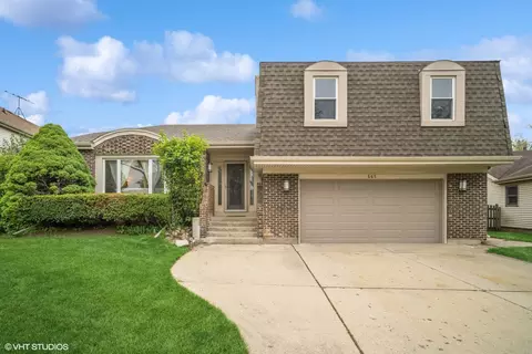 565 Cobblestone Ln, Buffalo Grove, IL 60089