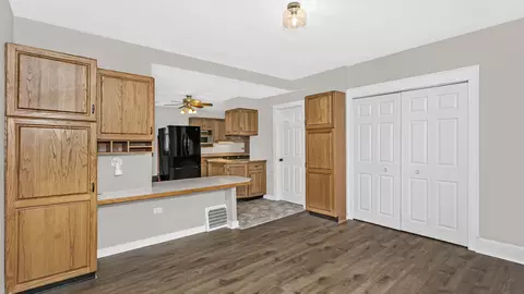 18317 Roy St, Lansing, IL 60438 photo 6