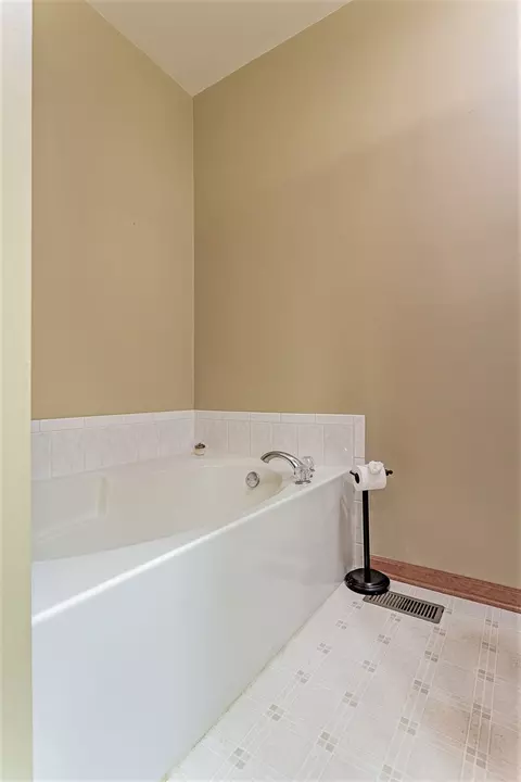 368 Bay Dr, Itasca, IL 60143 photo 15