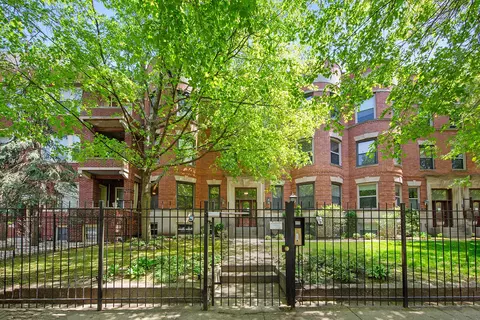 4345 N Kenmore Ave #3, Chicago, IL 60613