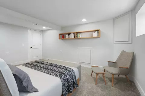 2250 E 93rd St, Chicago, IL 60617 photo 7