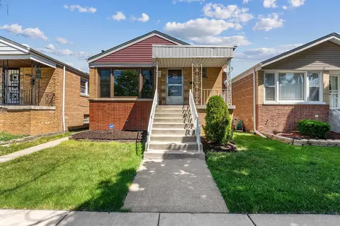 2250 E 93rd St, Chicago, IL 60617