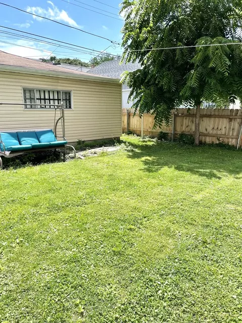 5237 W Cullom Ave, Chicago, IL 60641 photo 4