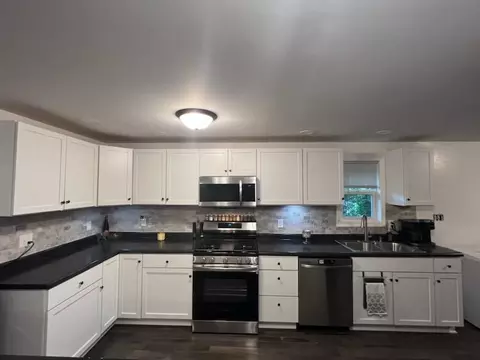 3847 E Lakeview Dr, Kankakee, IL 60901 photo 3